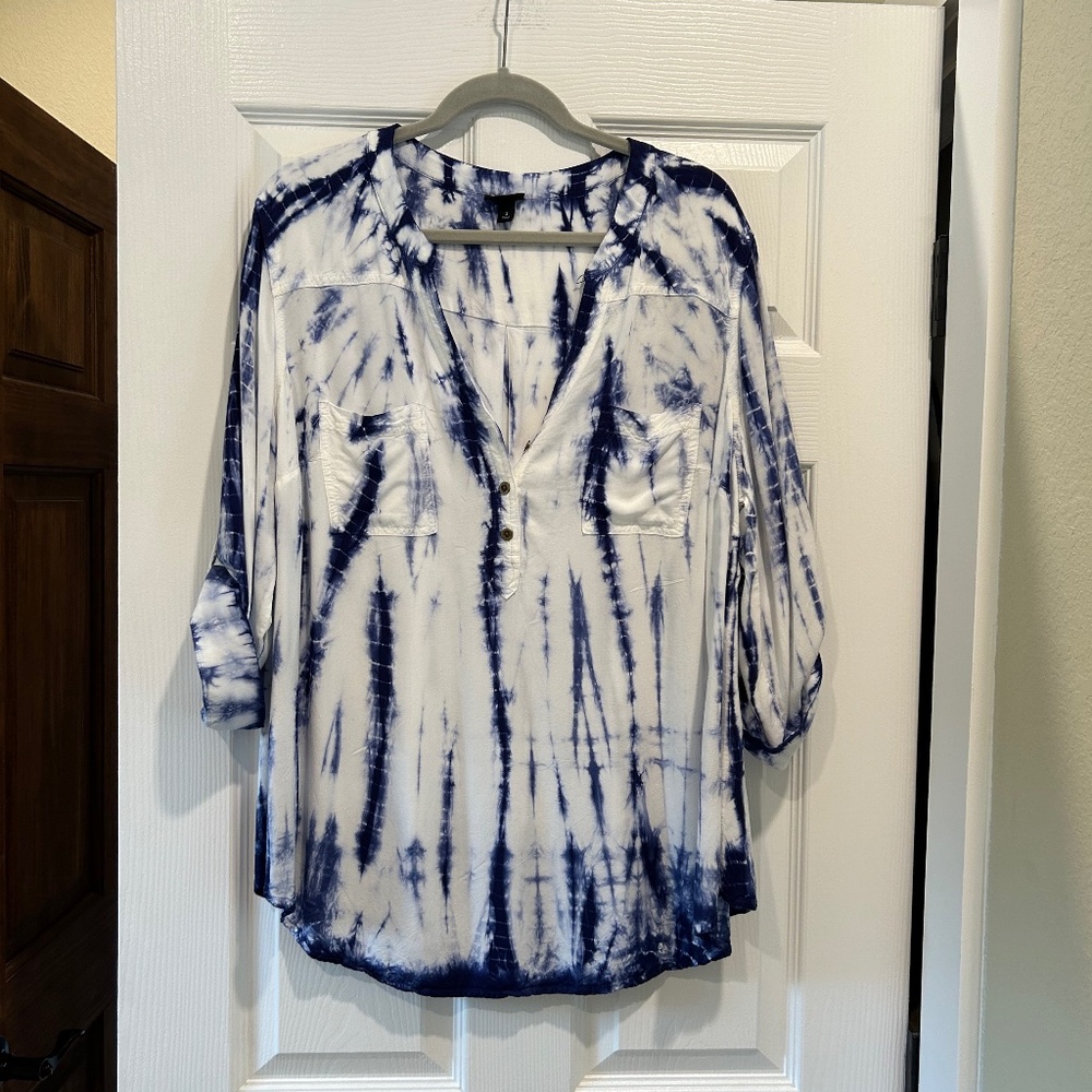 NWOT Torrid Size 2 Blue Tie Dyed Top 3/4 Sleeve